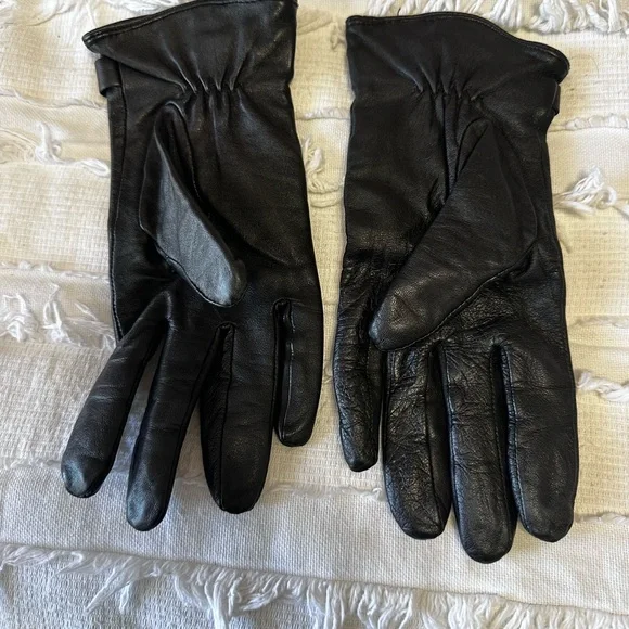 Michael Kors Black Leather Gloves with Silver Logo - Picture 3 of 4